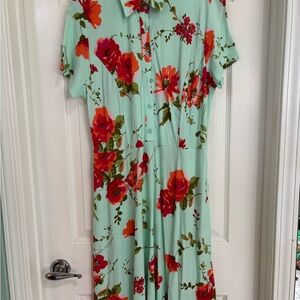 Isaac Mizrahi Mint Green Floral Midi Dress with tie, perfect light weight summer